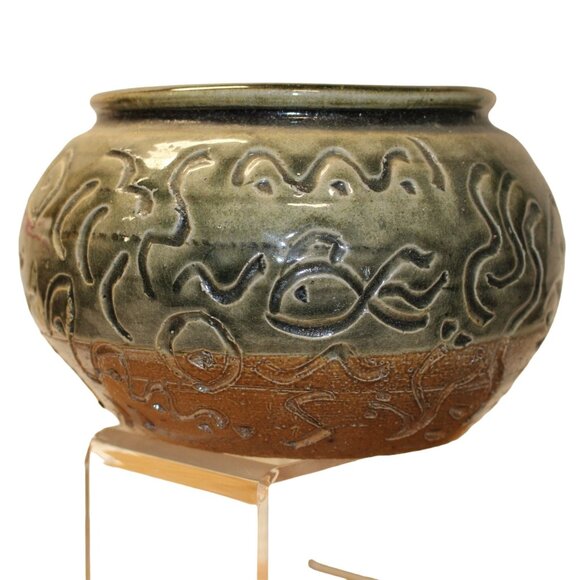 Studio Art Signed Stoneware Pottery Vase Fish Underwater Design Approx 5" Tx7" R - Picture 3 of 8